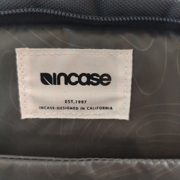 Incase camera backpack - Picture 16 of 17